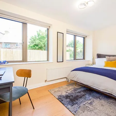 Prime Luxury, Heathrow, Freeparking, Wifi, Netflix Apartment Yiewsley Exterior photo