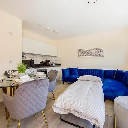 Prime Luxury, Heathrow, Freeparking, Wifi, Netflix Apartment Yiewsley Exterior photo